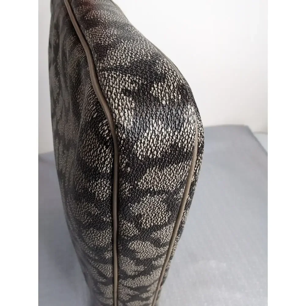 YVES‎ SAINT LAURENT Large Clutch Style Giraffe Pattern